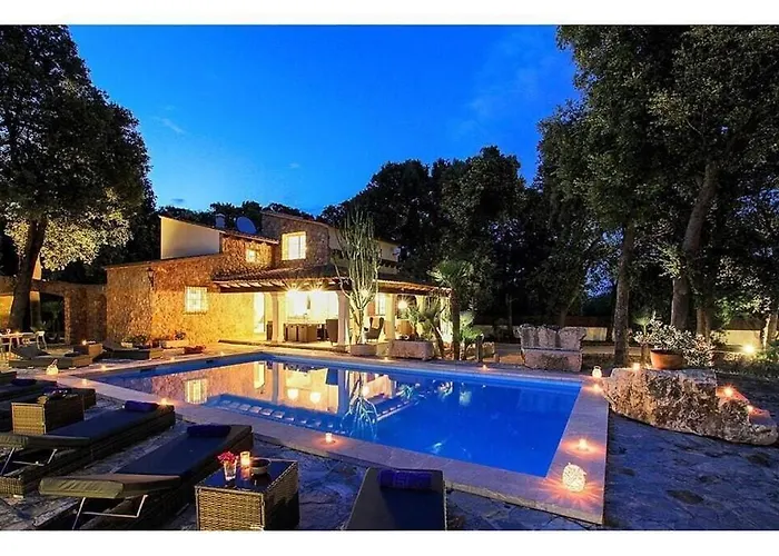 Spectacular Newly Renovated In Pollensa By Renthousing * Port de Pollença