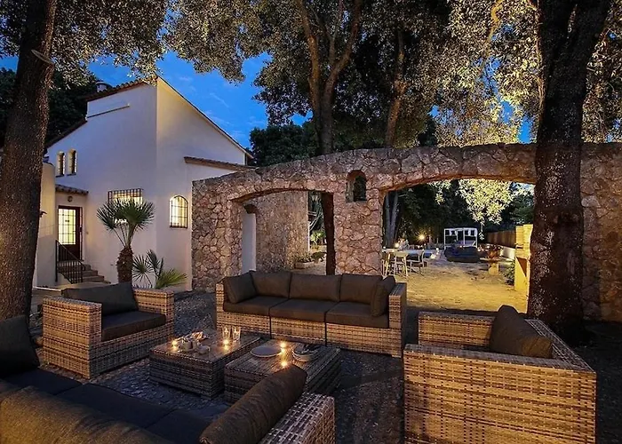 Spectacular Newly Renovated In Pollensa By Renthousing * Port de Pollença