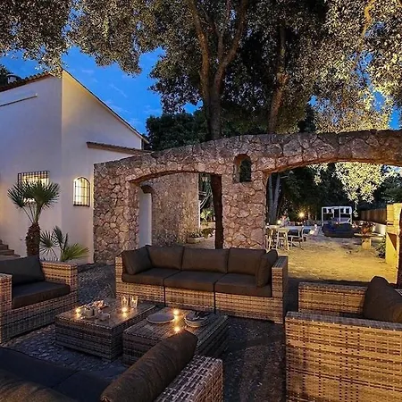 Spectacular Newly Renovated In Pollensa By Renthousing * 波连萨港