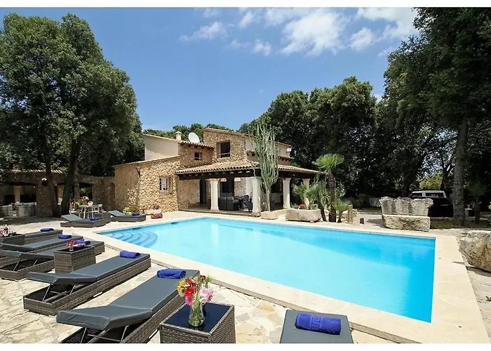 Spectacular Newly Renovated In Pollensa By Renthousing Villa Port de Pollença