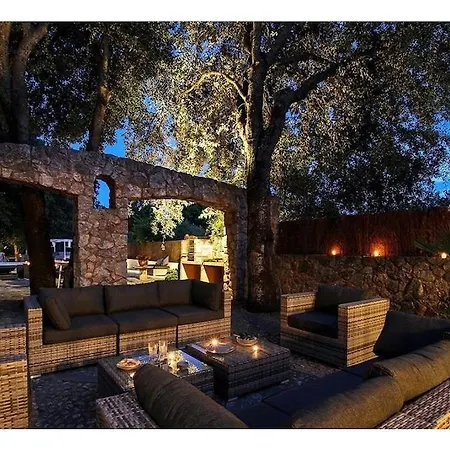 Spectacular Newly Renovated In Pollensa By Renthousing Villa *
